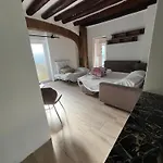 Daisy Spacious Detached House 펜션 *