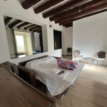 Daisy Spacious Detached House Bergamo